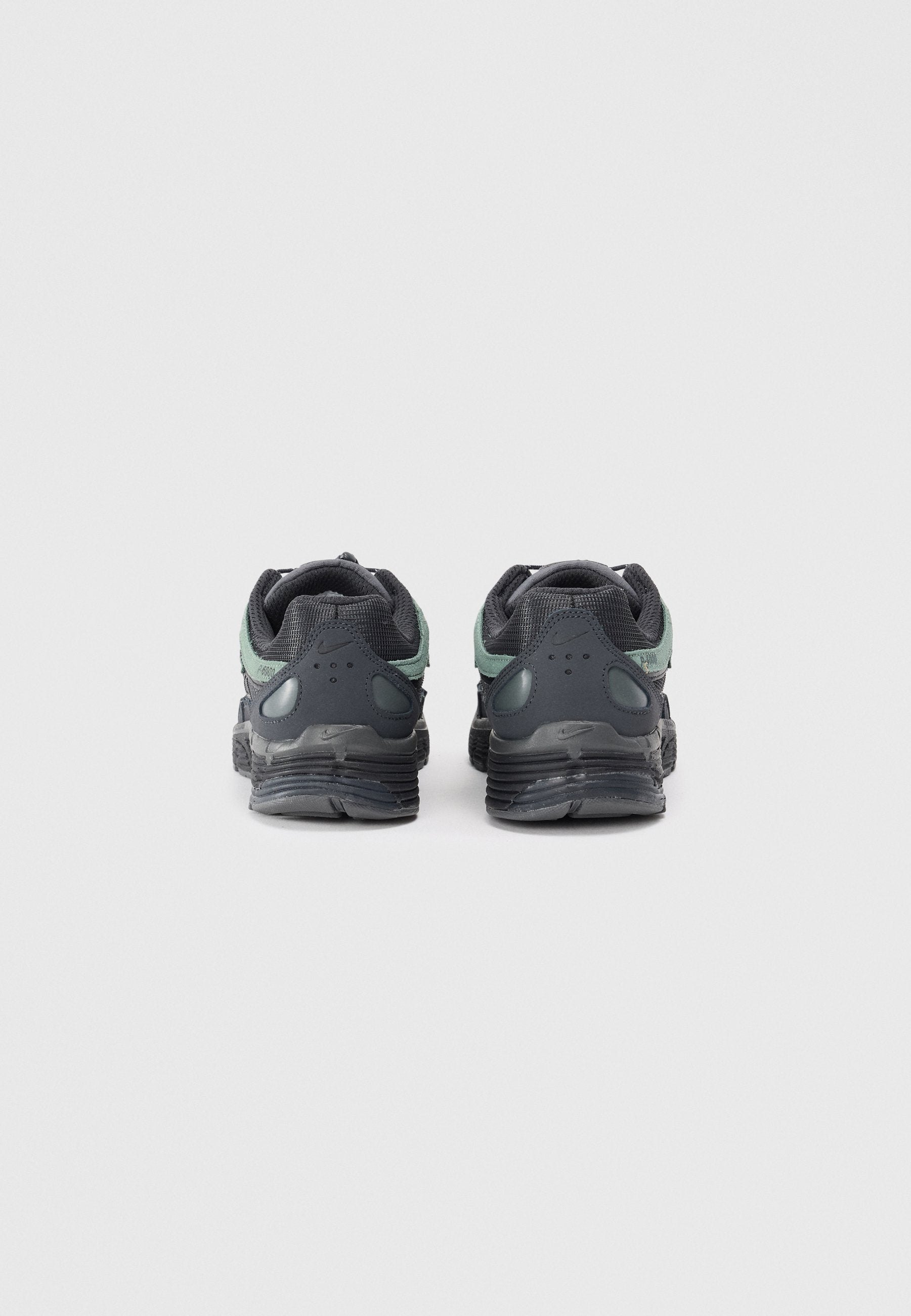 NIKE P-6000 Anthracite Iron Grey Dk Smoke Grey (GS)