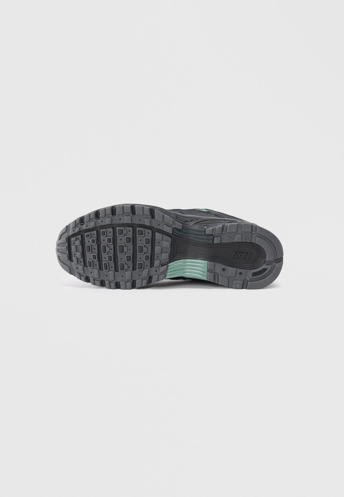 NIKE P-6000 Anthracite Iron Grey Dk Smoke Grey (GS)