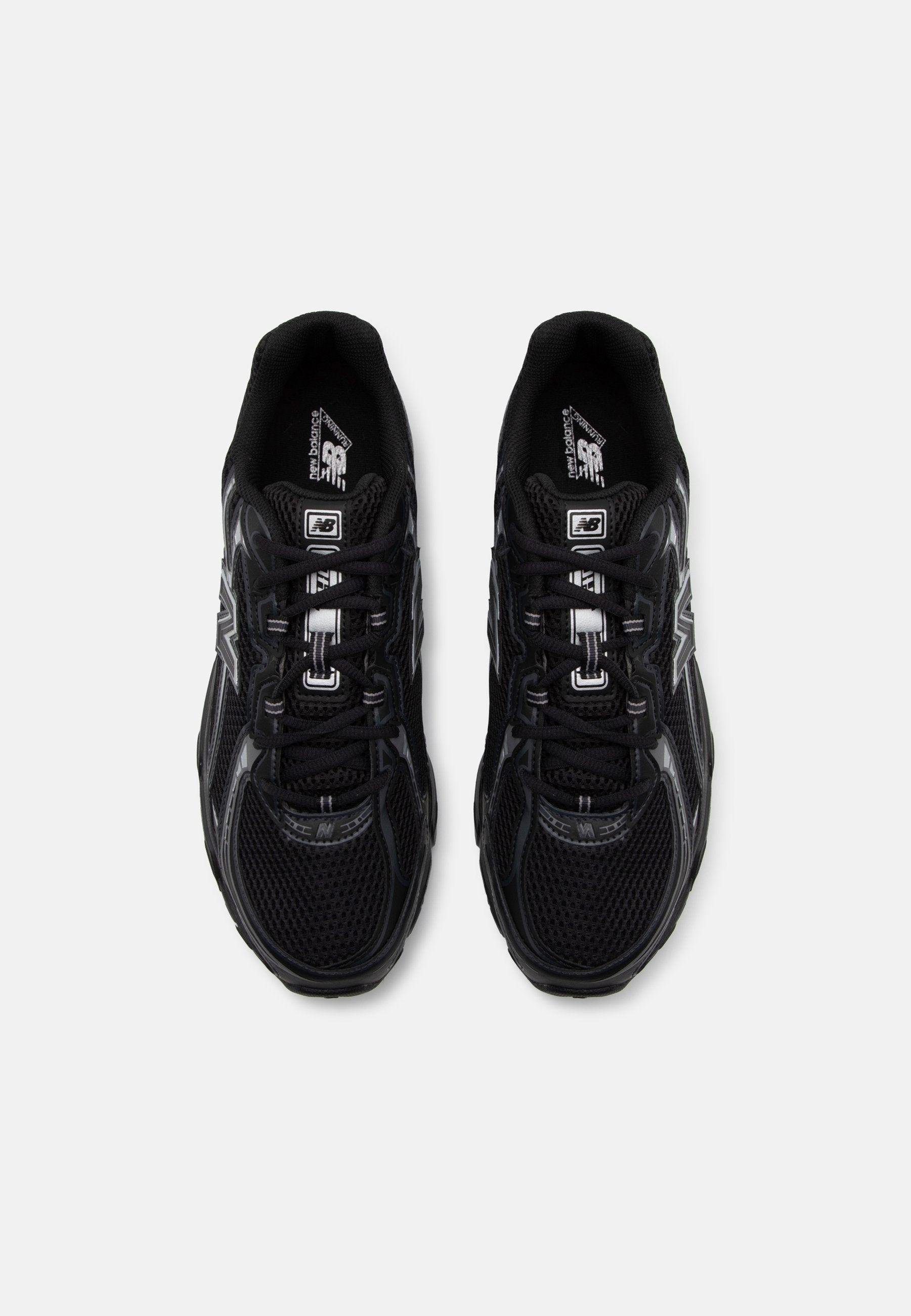 New Balance 740 Black Silver Metallic
