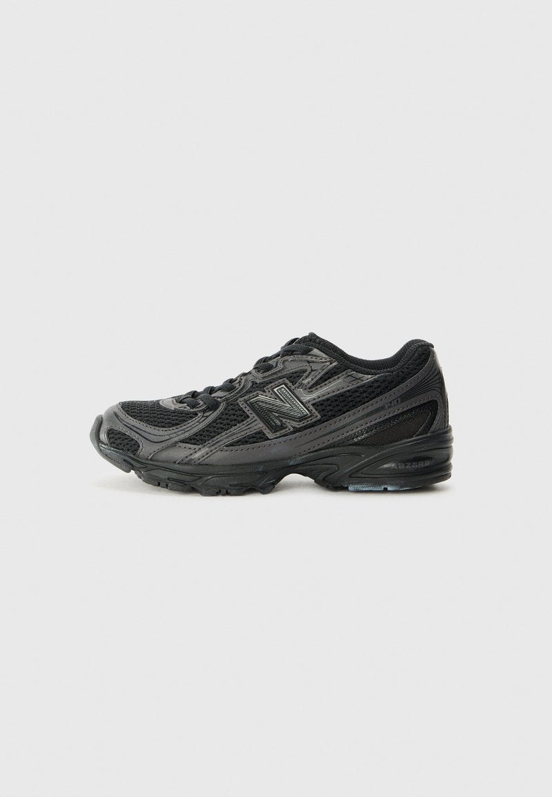 New Balance 740 Triple Black