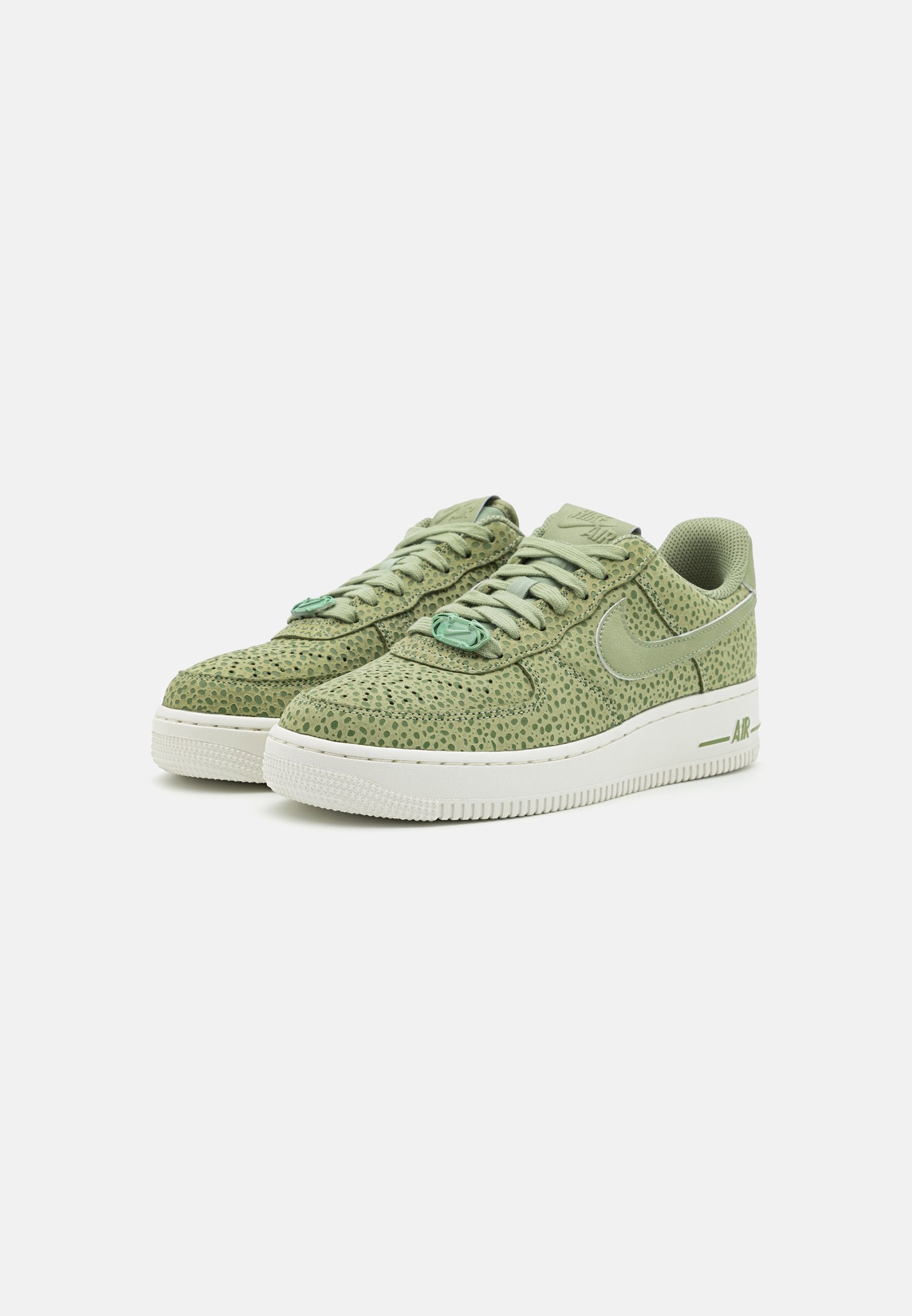 Nike Air Force 1 0 7 PRM