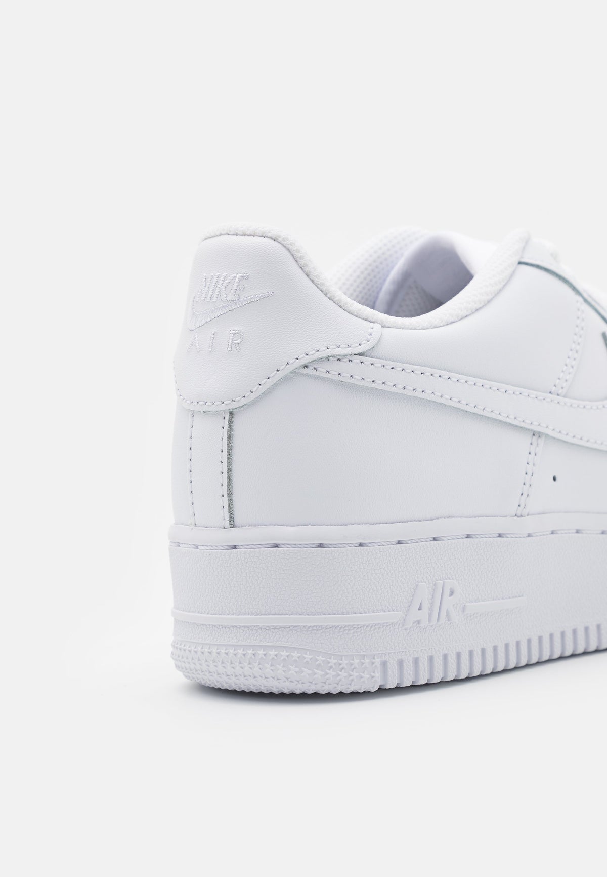 Nike Air Force 1 Triple White